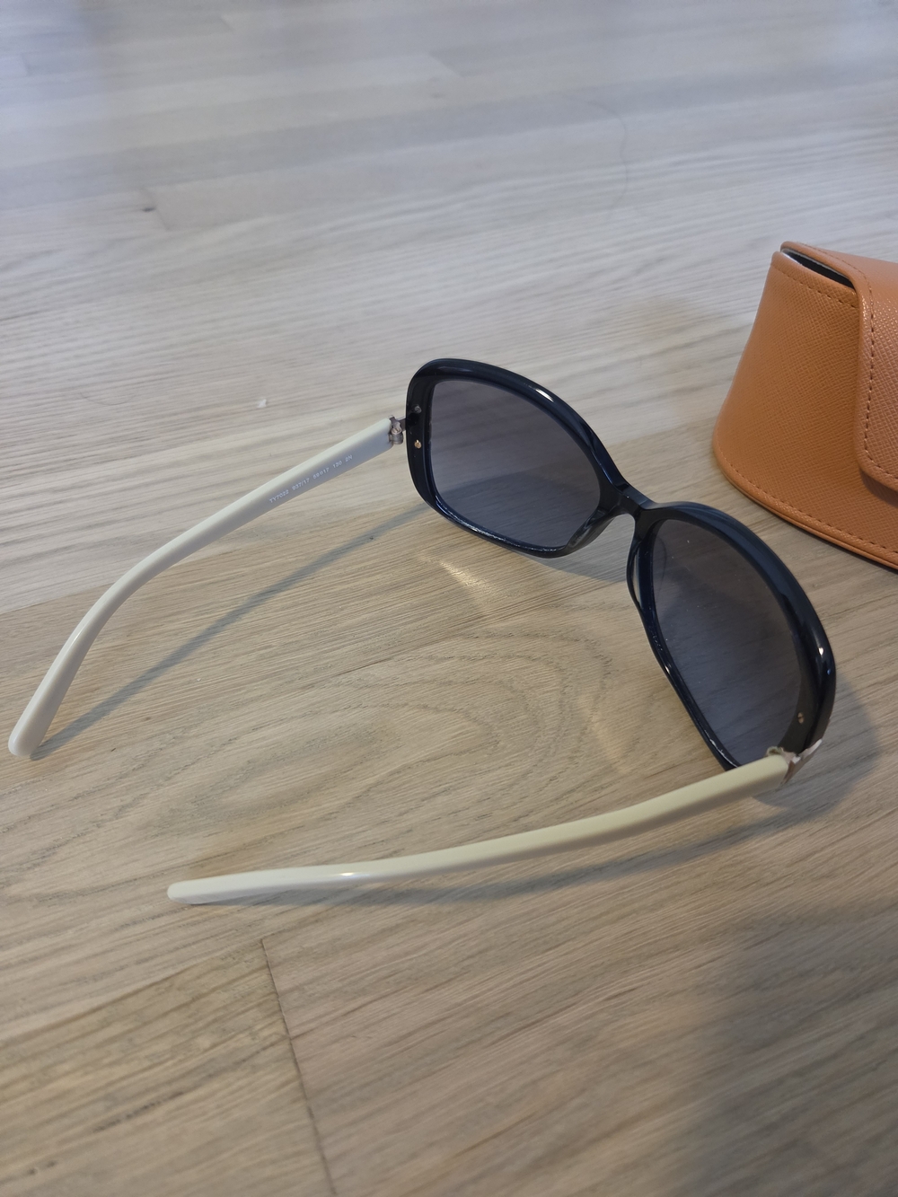 Tory Burch Black Oversized Sunglasses with Orange Case - Picture 2 of 5